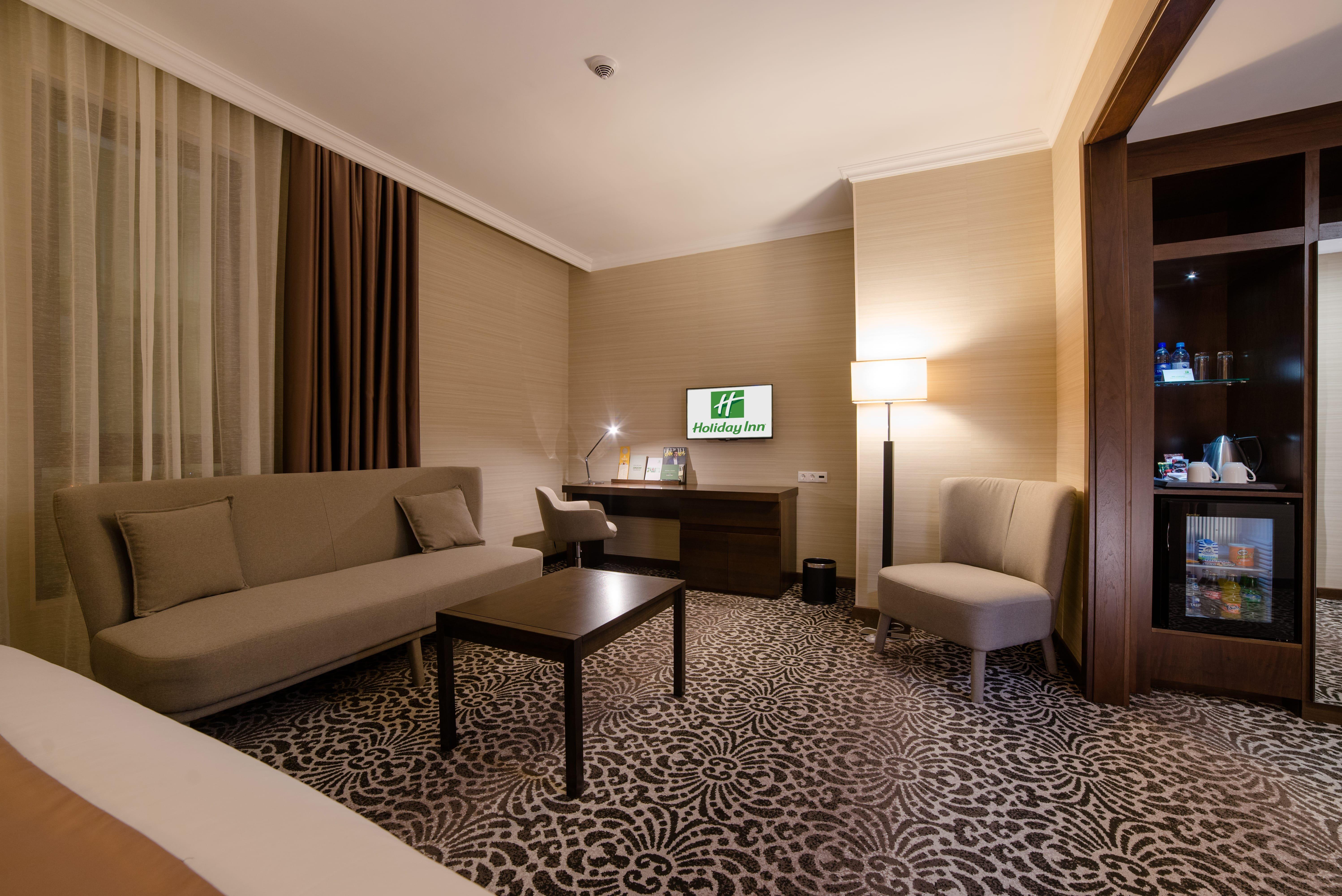 Holiday Inn Aktau By Ihg Ngoại thất bức ảnh