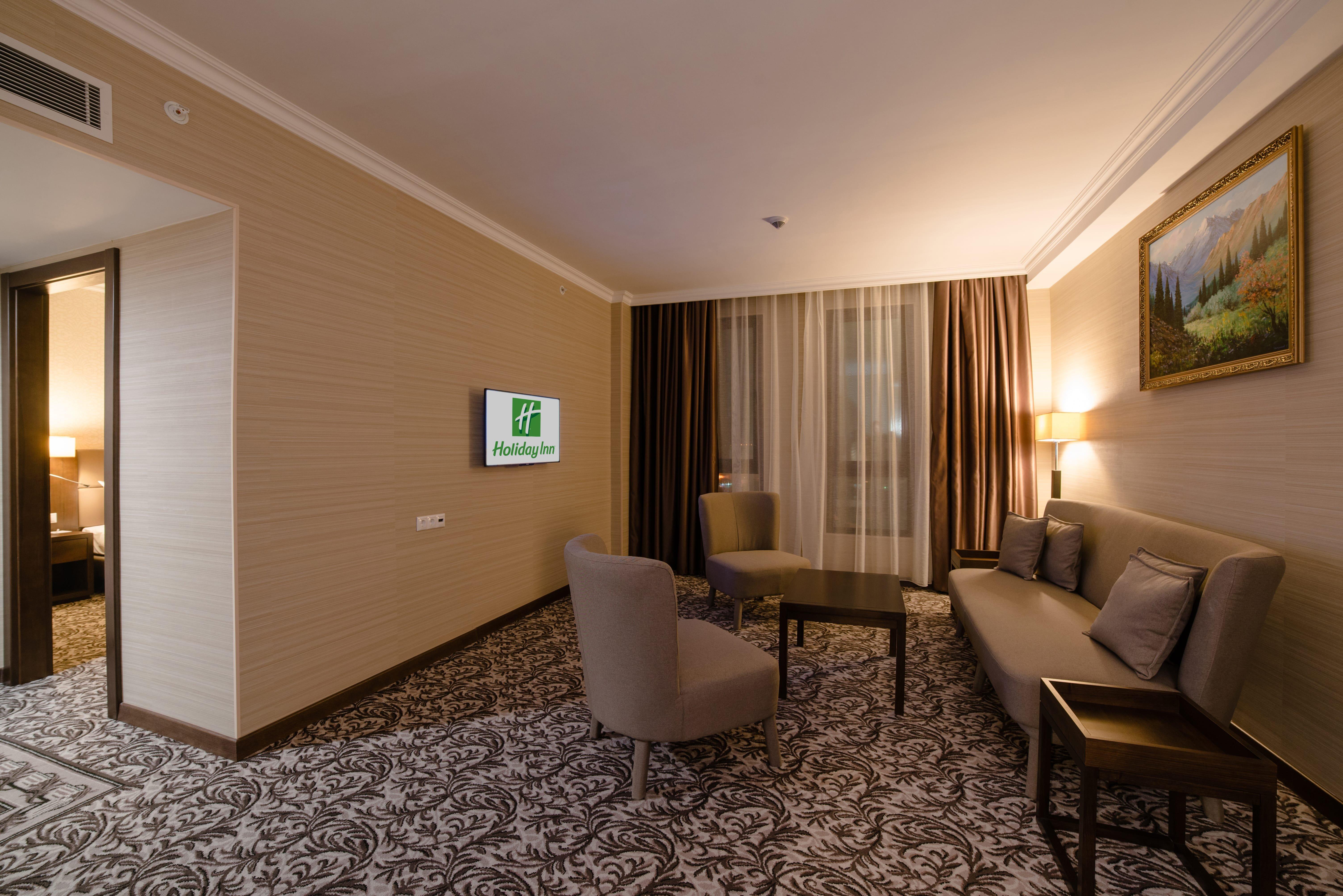 Holiday Inn Aktau By Ihg Ngoại thất bức ảnh