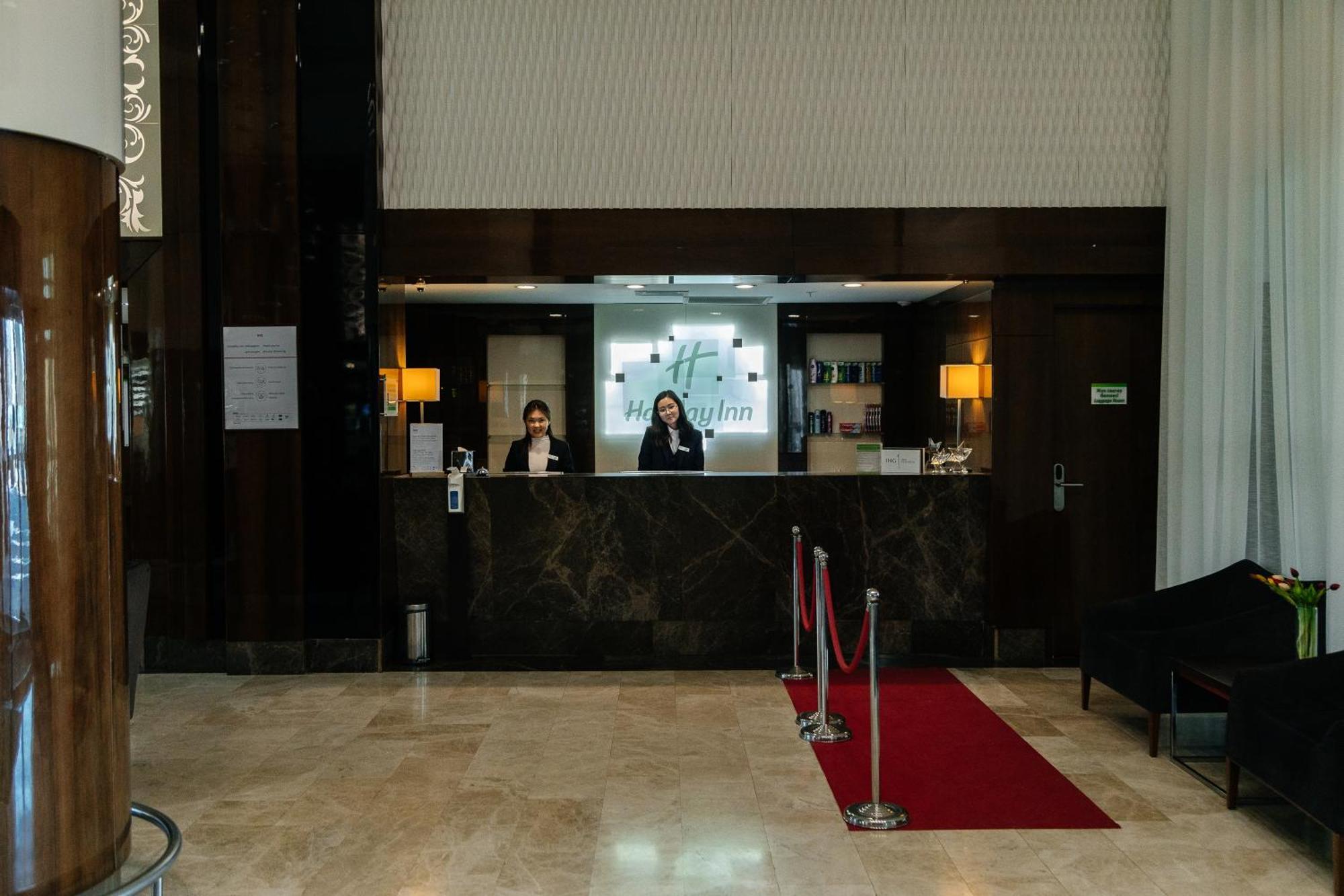 Holiday Inn Aktau By Ihg Ngoại thất bức ảnh