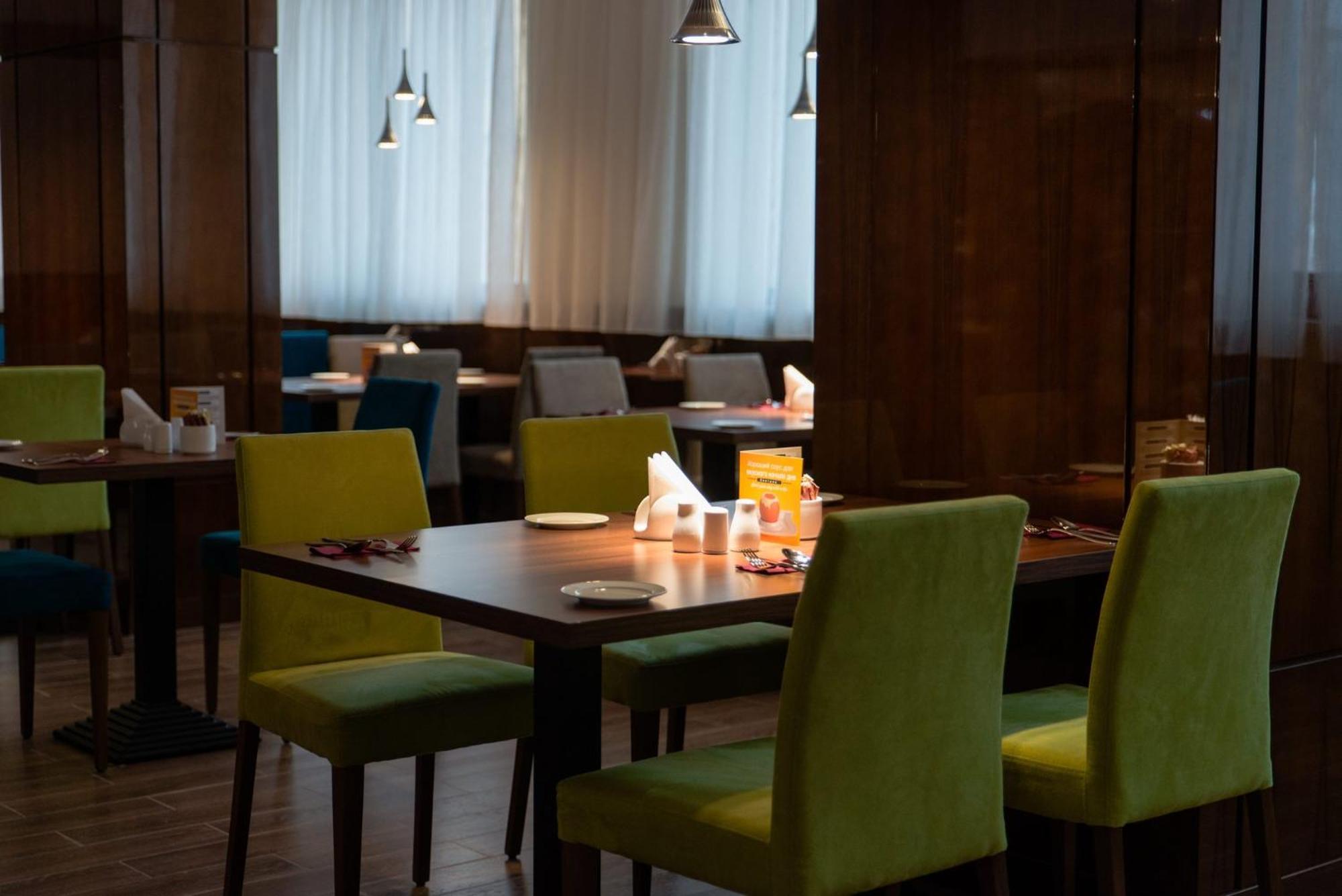 Holiday Inn Aktau By Ihg Ngoại thất bức ảnh