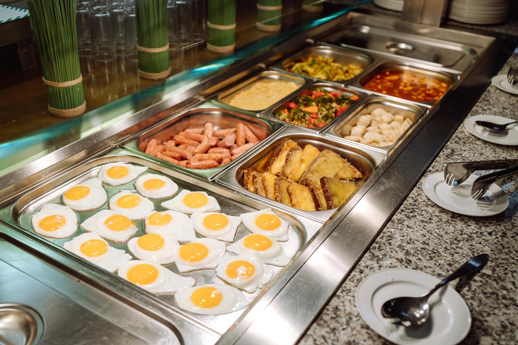 Holiday Inn Aktau By Ihg Ngoại thất bức ảnh