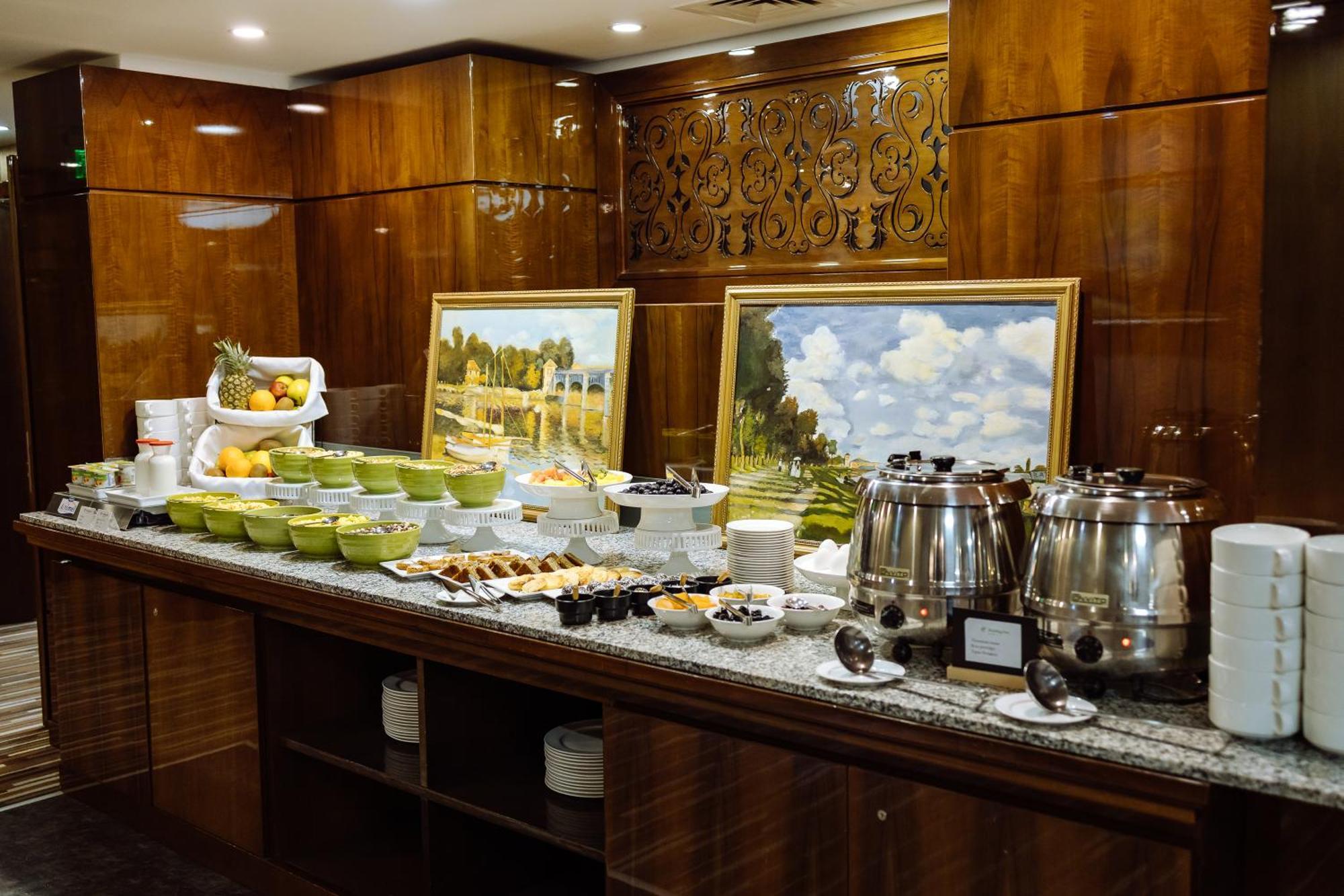 Holiday Inn Aktau By Ihg Ngoại thất bức ảnh